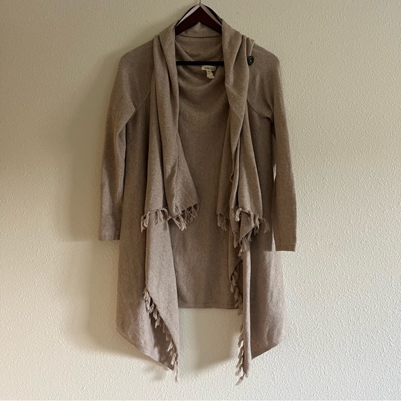 Matilda Jane Beige Come On Over Cardigan Size M Wrap Sweater Fringe Poncho - Picture 7 of 12